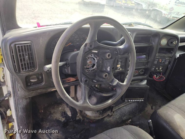 image for item DP5108 2003 GMC TC6C042 fuel / lube truck