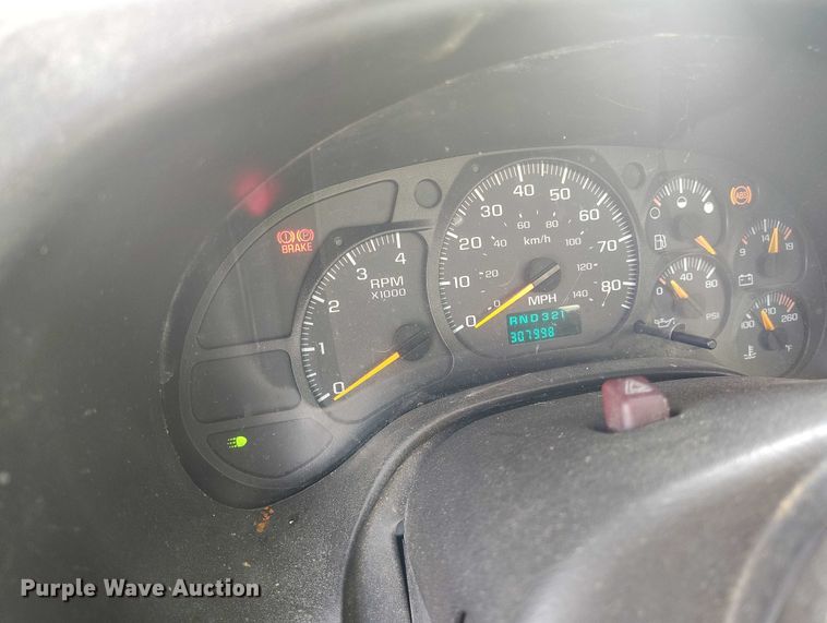 image for item DP5108 2003 GMC TC6C042 fuel / lube truck