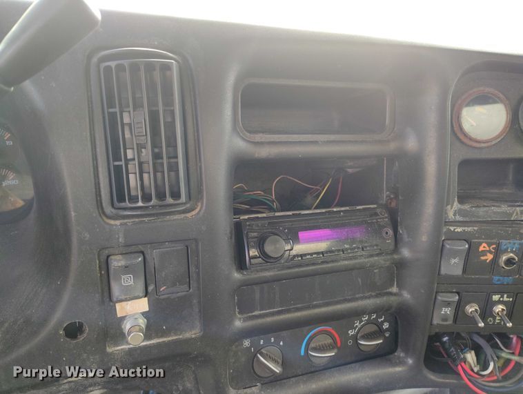 image for item DP5108 2003 GMC TC6C042 fuel / lube truck