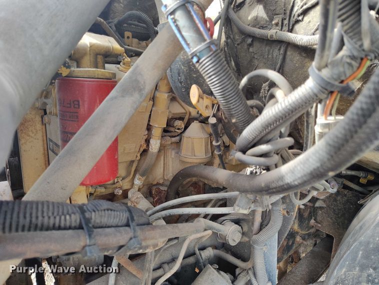 image for item DP5108 2003 GMC TC6C042 fuel / lube truck