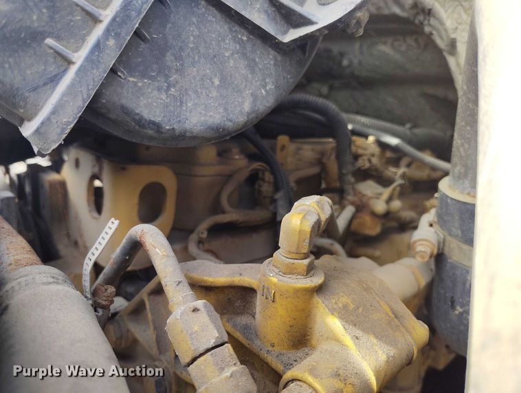 image for item DP5108 2003 GMC TC6C042 fuel / lube truck