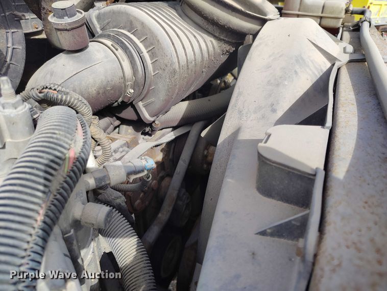 image for item DP5108 2003 GMC TC6C042 fuel / lube truck