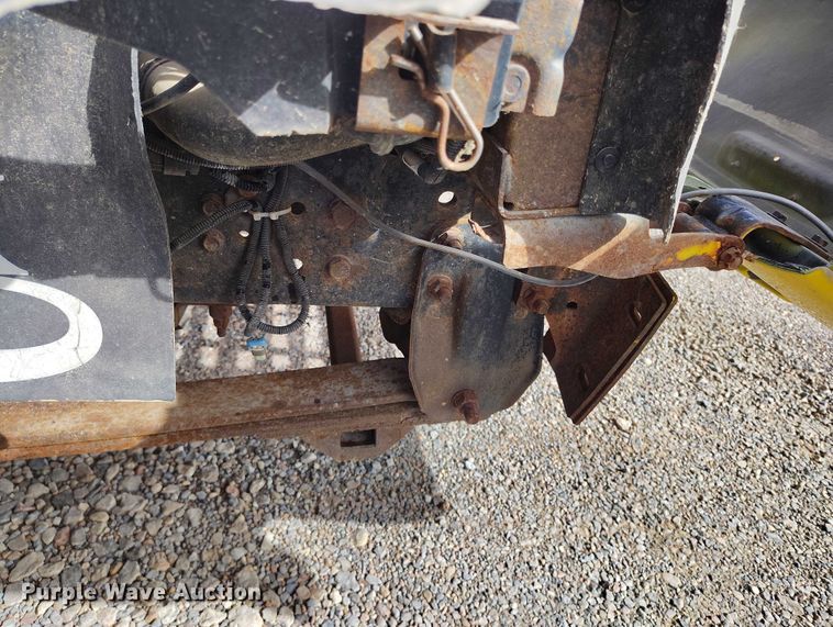 image for item DP5108 2003 GMC TC6C042 fuel / lube truck