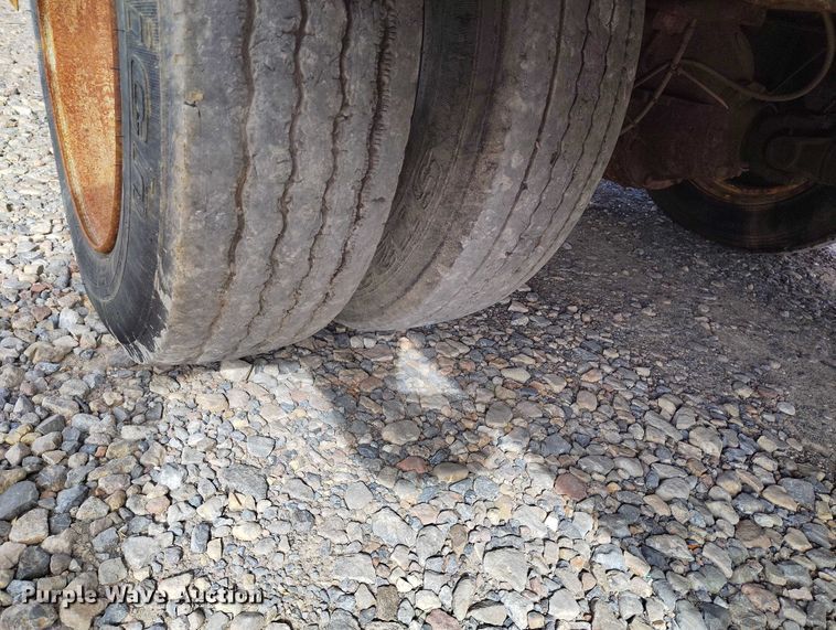 image for item DP5108 2003 GMC TC6C042 fuel / lube truck