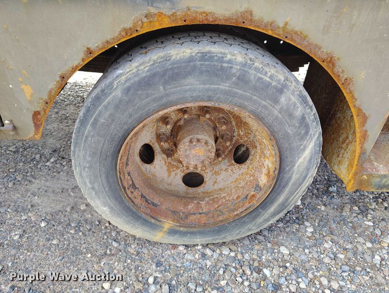 image for item DP5108 2003 GMC TC6C042 fuel / lube truck