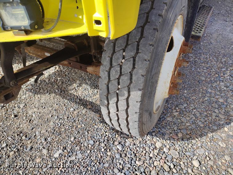 image for item DP5108 2003 GMC TC6C042 fuel / lube truck