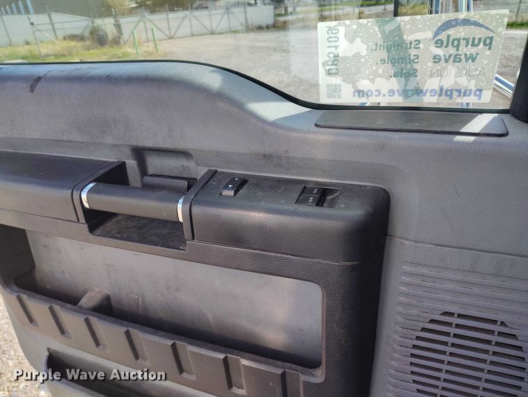 image for item DP5109 2013 Ford F750 Super Duty box truck