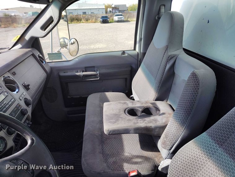 image for item DP5109 2013 Ford F750 Super Duty box truck