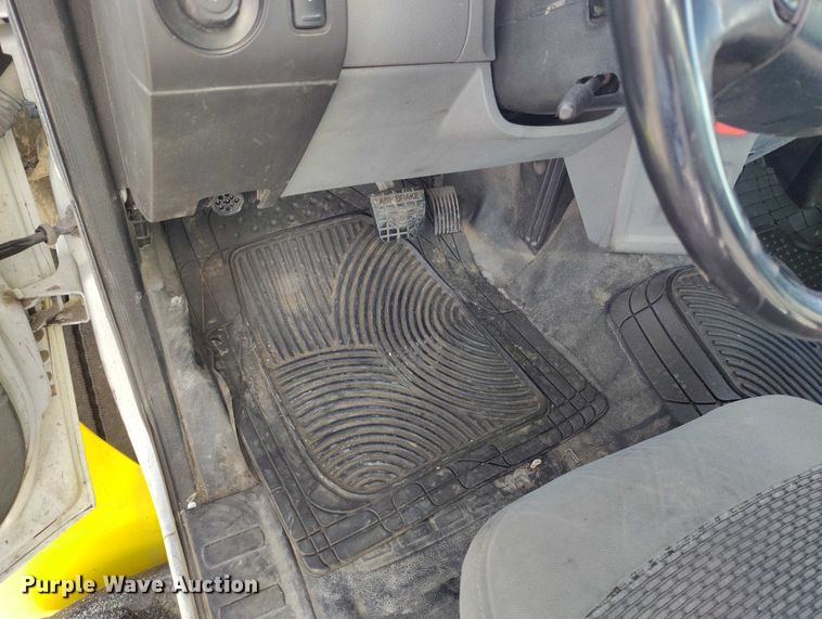 image for item DP5109 2013 Ford F750 Super Duty box truck