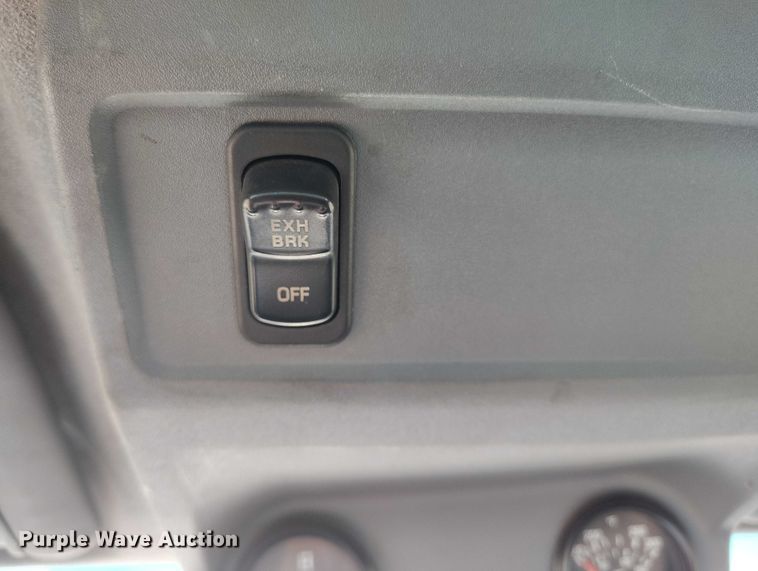 image for item DP5109 2013 Ford F750 Super Duty box truck