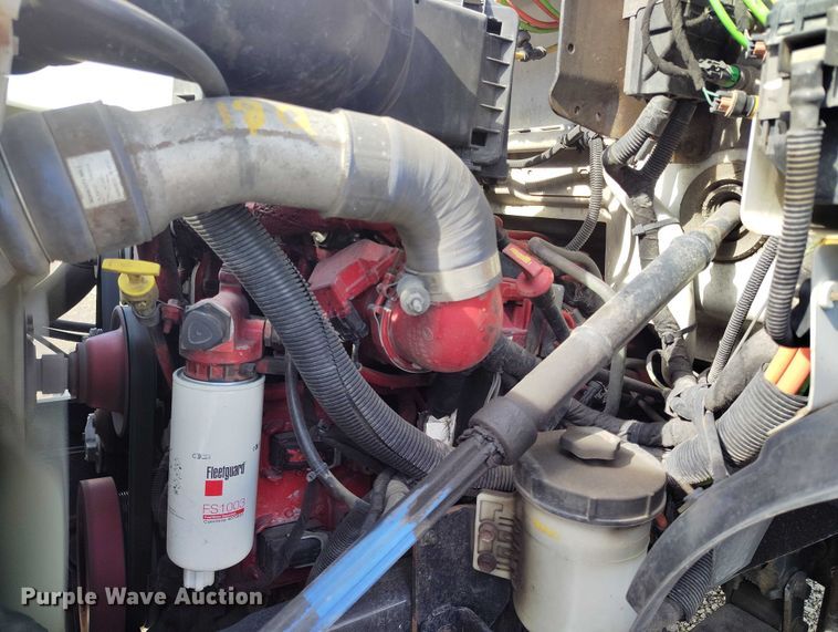 image for item DP5109 2013 Ford F750 Super Duty box truck