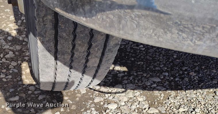 image for item DP5109 2013 Ford F750 Super Duty box truck