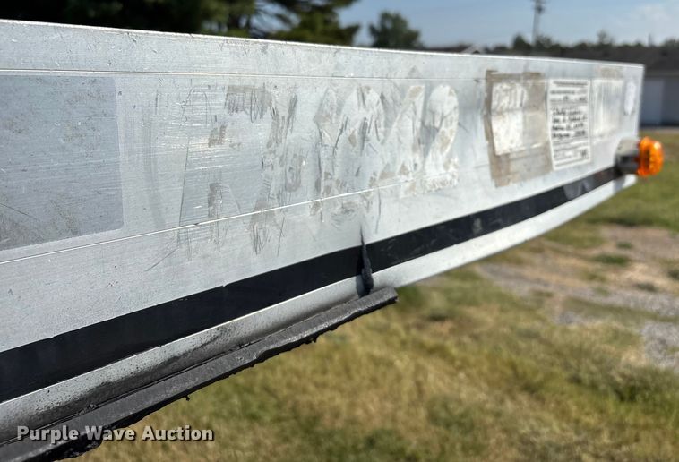 image for item DU1321 2014 East SE flatbed trailer