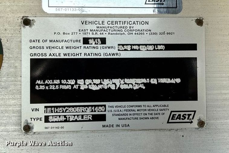 image for item DU1321 2014 East SE flatbed trailer