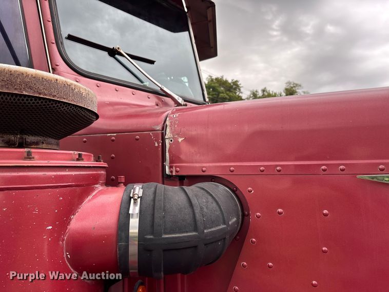 image for item DU1327 1981 Peterbilt 359 semi truck