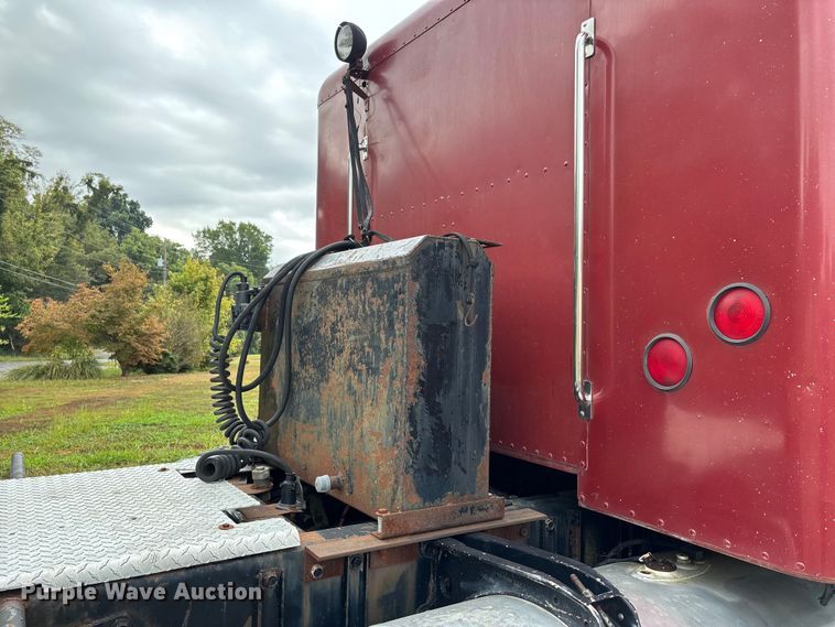 image for item DU1327 1981 Peterbilt 359 semi truck