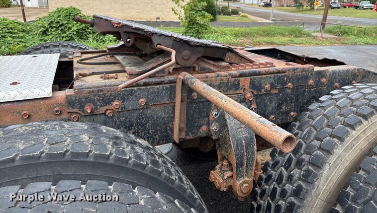 image for item DU1327 1981 Peterbilt 359 semi truck