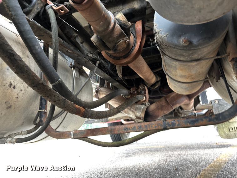 image for item DU1327 1981 Peterbilt 359 semi truck