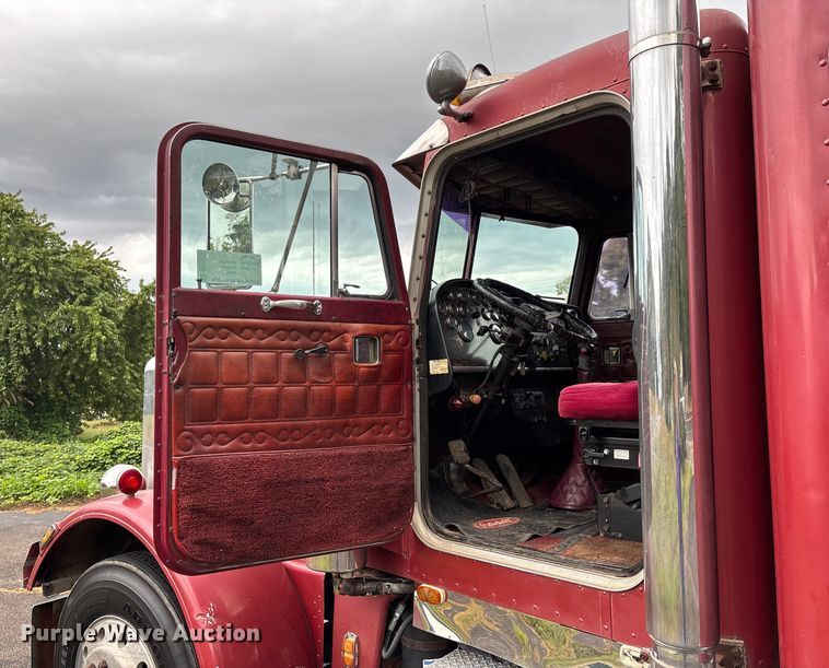 image for item DU1327 1981 Peterbilt 359 semi truck