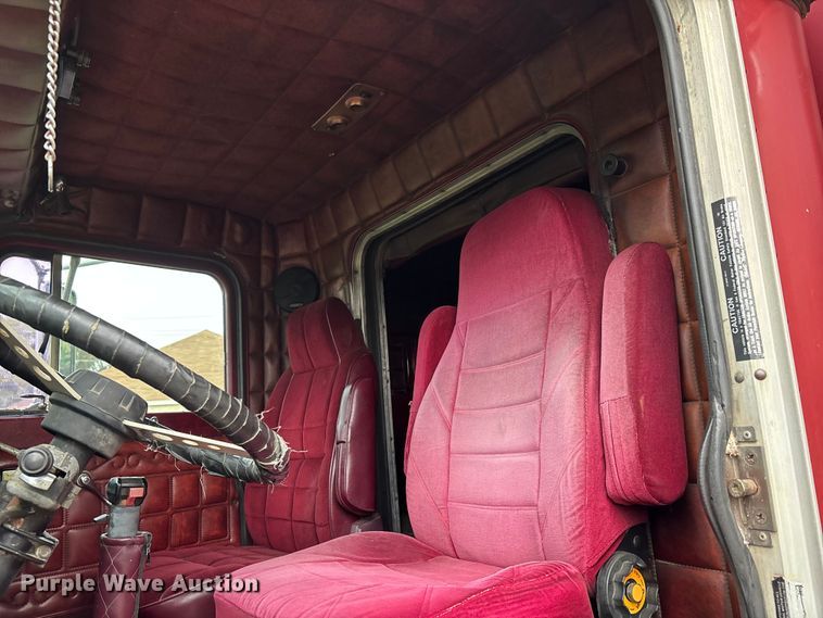 image for item DU1327 1981 Peterbilt 359 semi truck