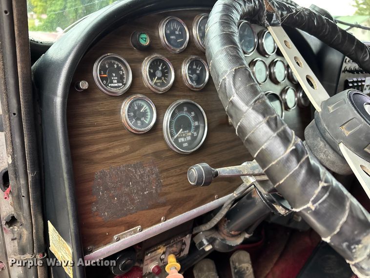 image for item DU1327 1981 Peterbilt 359 semi truck