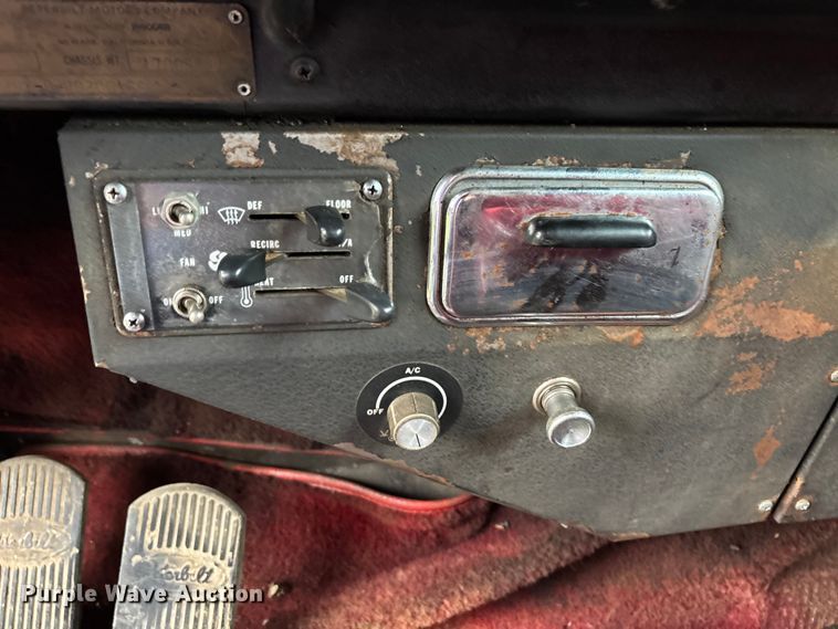 image for item DU1327 1981 Peterbilt 359 semi truck