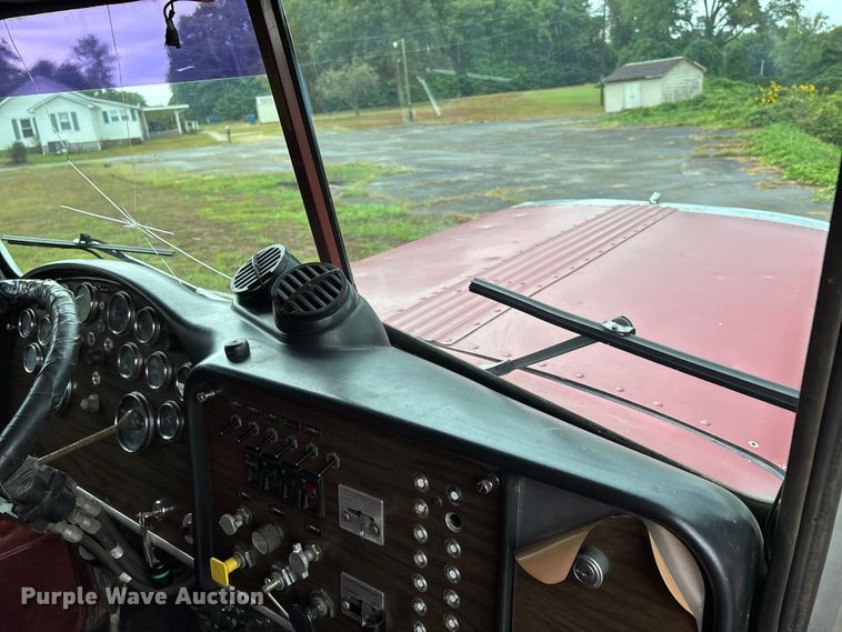 image for item DU1327 1981 Peterbilt 359 semi truck