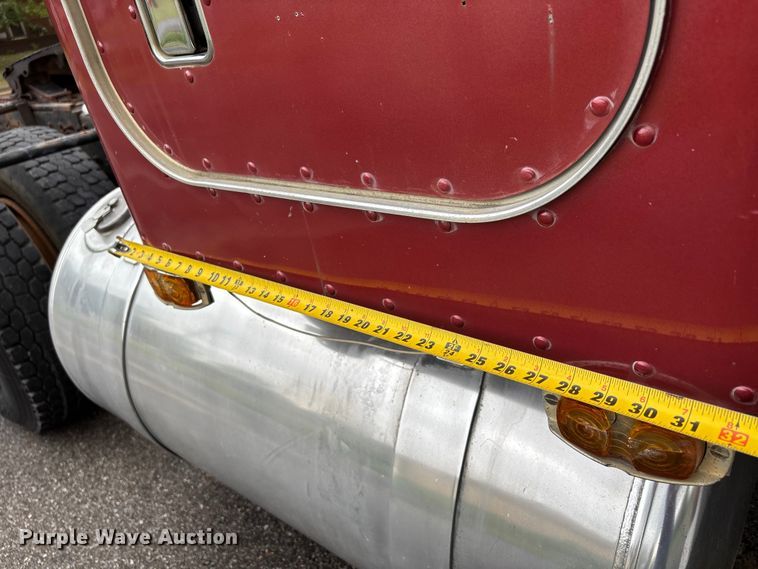 image for item DU1327 1981 Peterbilt 359 semi truck