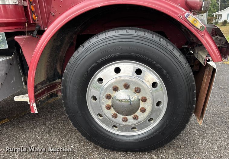 image for item DU1327 1981 Peterbilt 359 semi truck