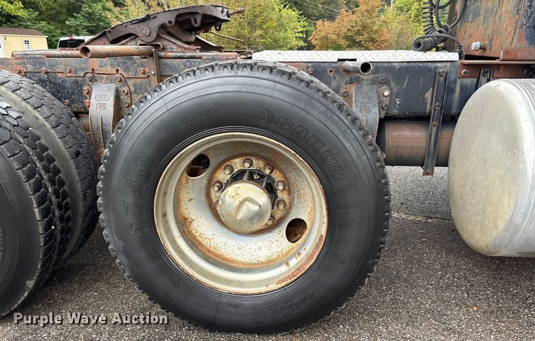 image for item DU1327 1981 Peterbilt 359 semi truck