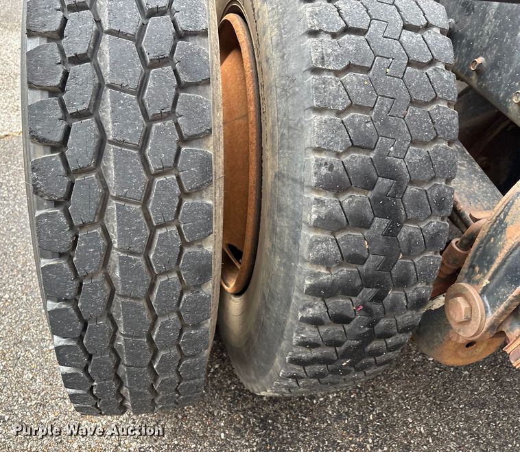 image for item DU1327 1981 Peterbilt 359 semi truck