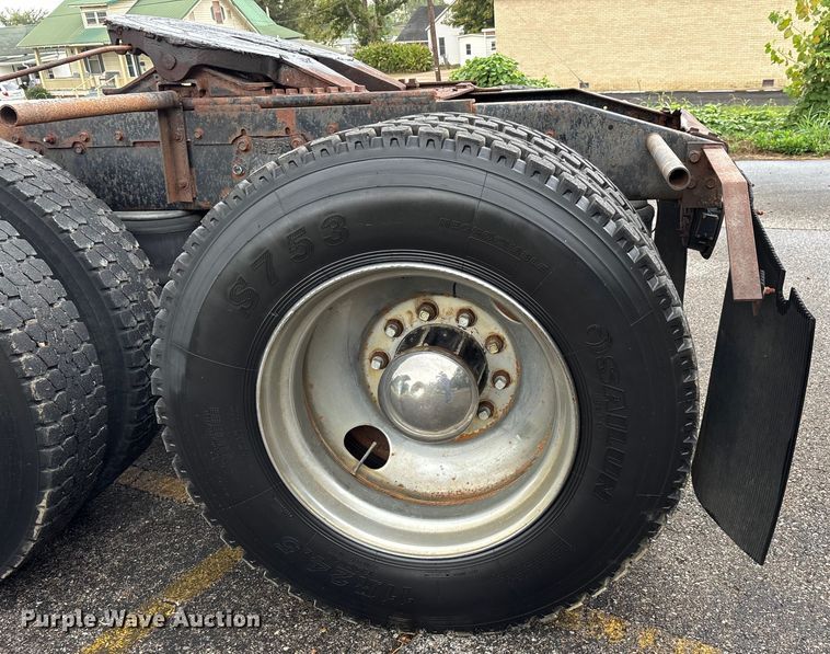 image for item DU1327 1981 Peterbilt 359 semi truck