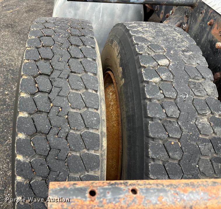 image for item DU1327 1981 Peterbilt 359 semi truck