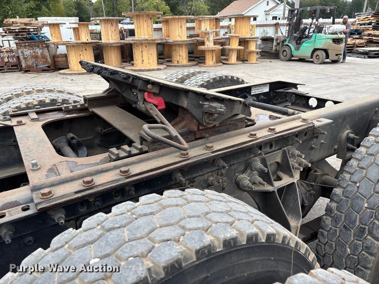 image for item DU1403 2013 International ProStar+ 122 semi truck