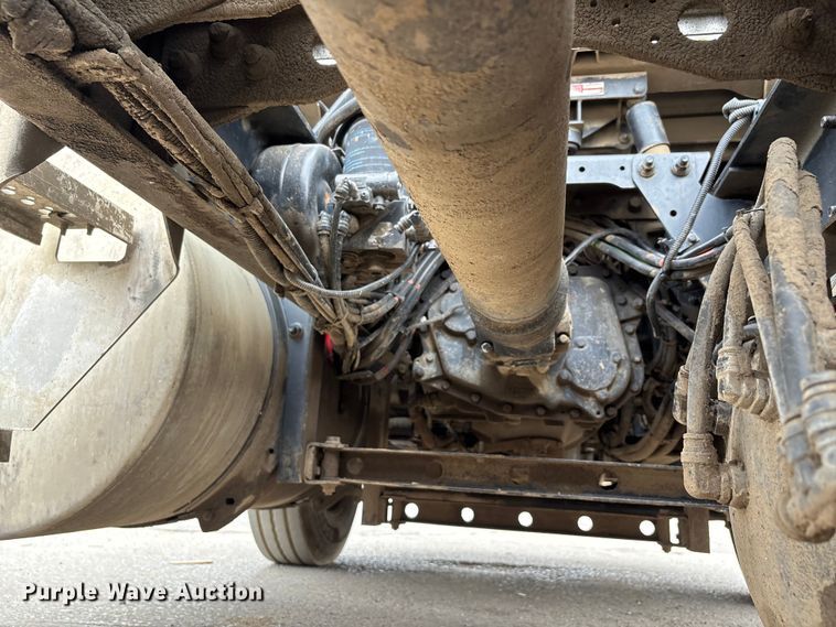 image for item DU1403 2013 International ProStar+ 122 semi truck