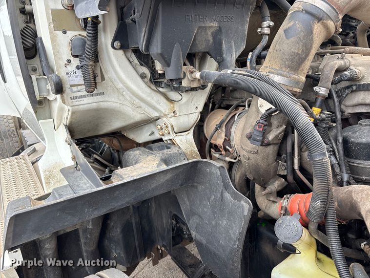 image for item DU1403 2013 International ProStar+ 122 semi truck