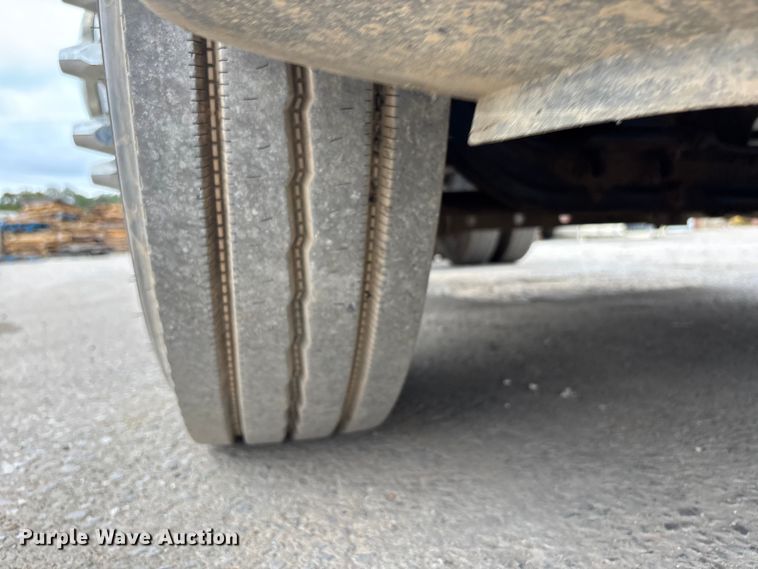 image for item DU1403 2013 International ProStar+ 122 semi truck