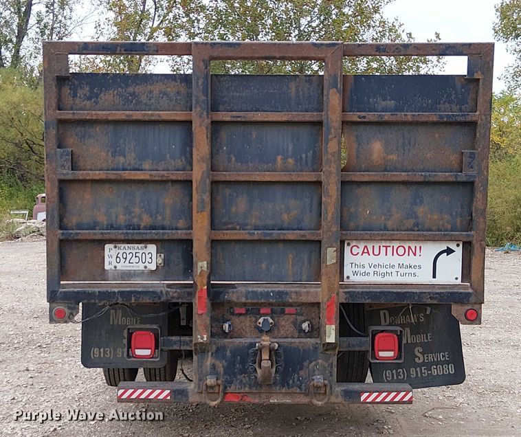 image for item DU3595 2004 Kenworth  T800 flatbed truck