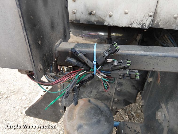 image for item DU3595 2004 Kenworth  T800 flatbed truck