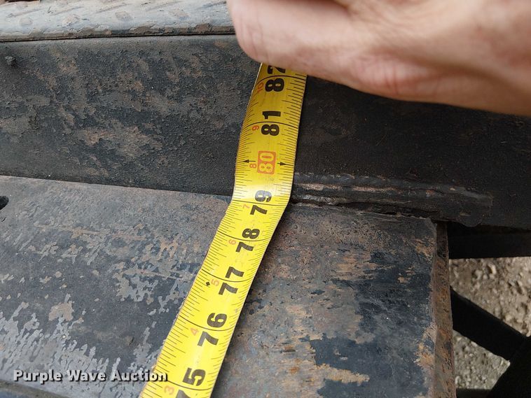 image for item DU3595 2004 Kenworth  T800 flatbed truck