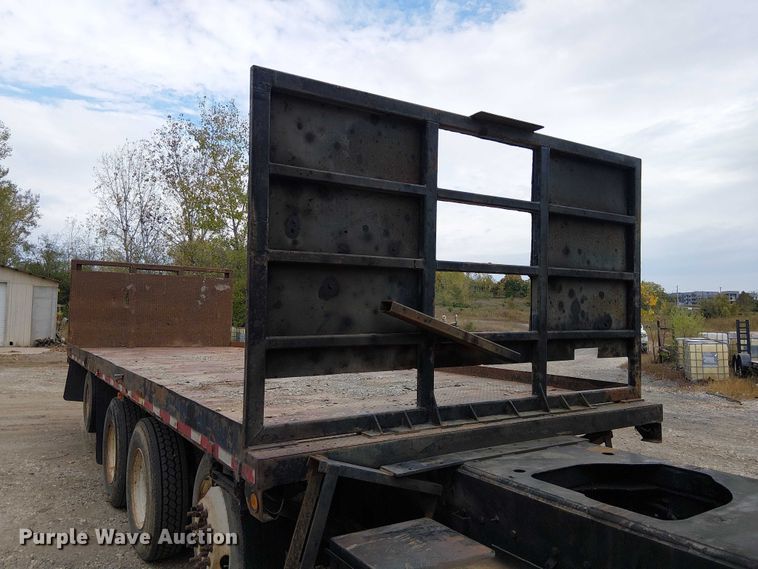 image for item DU3595 2004 Kenworth  T800 flatbed truck