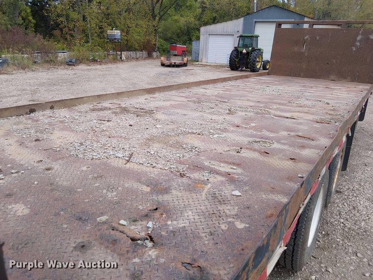 image for item DU3595 2004 Kenworth  T800 flatbed truck