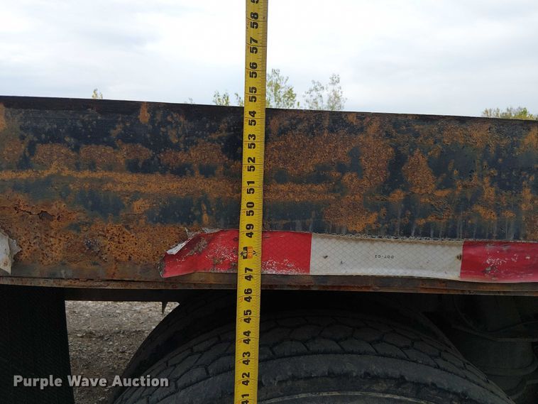 image for item DU3595 2004 Kenworth  T800 flatbed truck