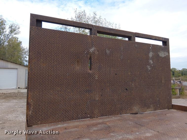 image for item DU3595 2004 Kenworth  T800 flatbed truck