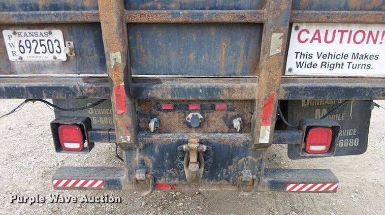 image for item DU3595 2004 Kenworth  T800 flatbed truck