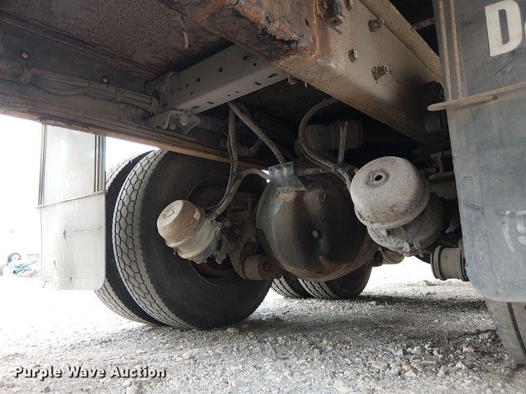 image for item DU3595 2004 Kenworth  T800 flatbed truck