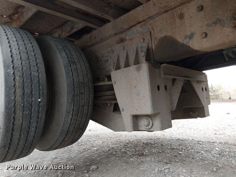 image for item DU3595 2004 Kenworth  T800 flatbed truck