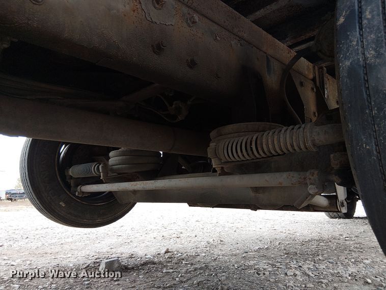 image for item DU3595 2004 Kenworth  T800 flatbed truck