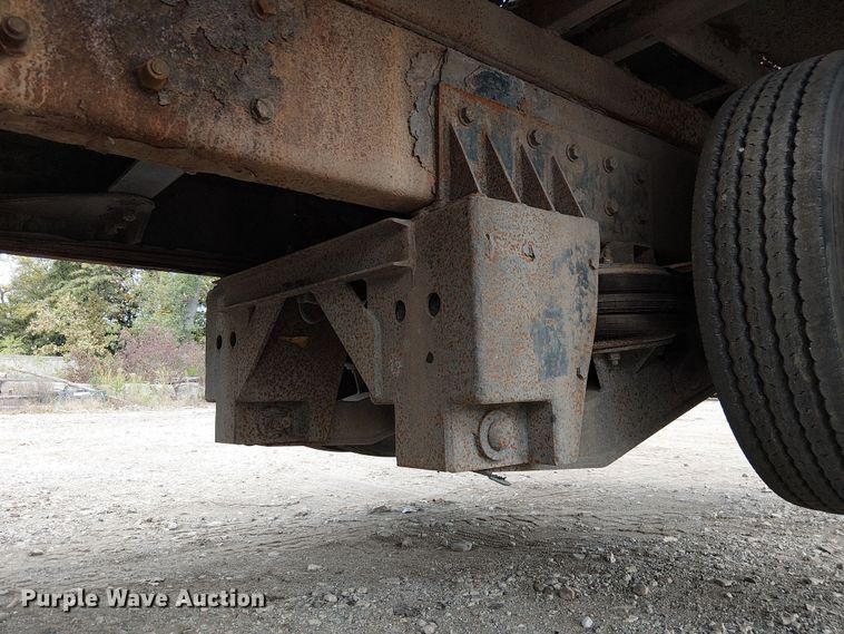 image for item DU3595 2004 Kenworth  T800 flatbed truck