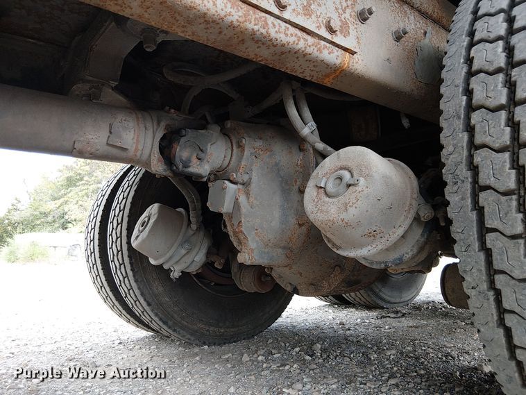 image for item DU3595 2004 Kenworth  T800 flatbed truck